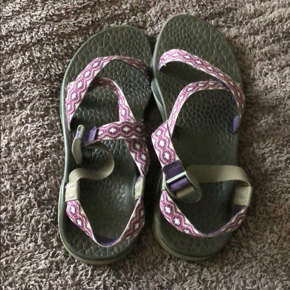 pink/purple/white chacos